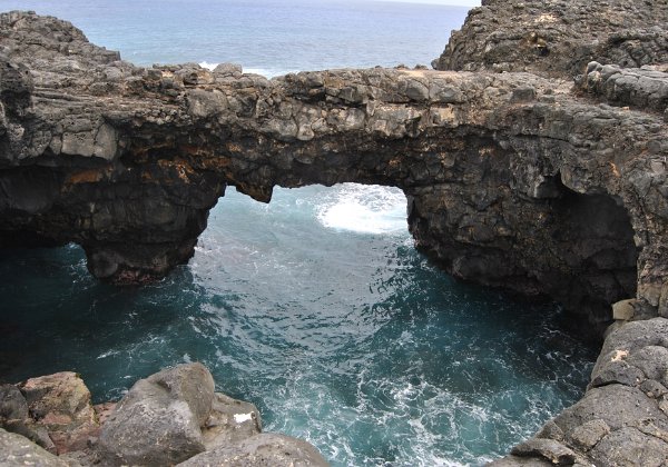 Le Souffleur is a natural maritime geyser. A Touristic site on the