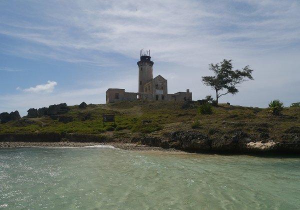 Ile aux Fouquets - île au Phare